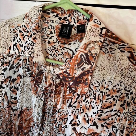 Milano Lightweight semi share button down blouse - Picture 2 of 6